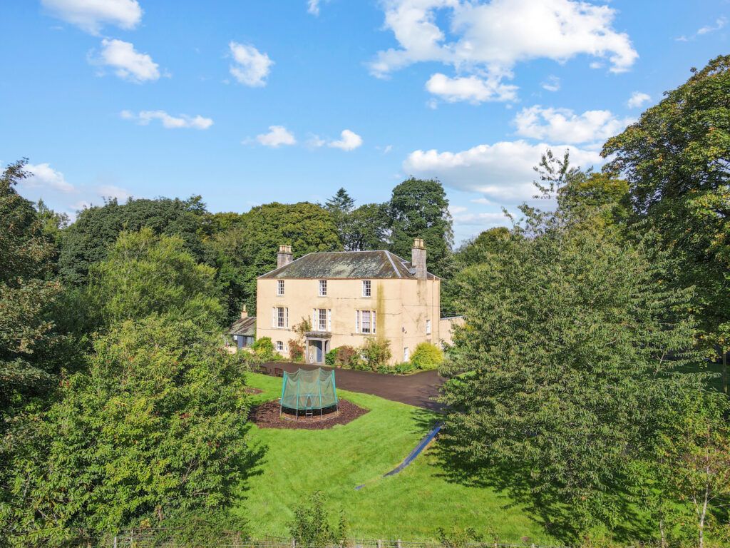 Property photo 1 of 33