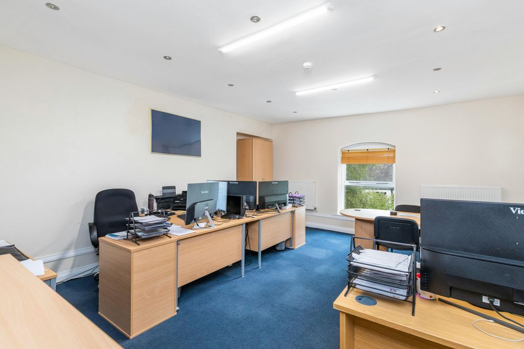 Property photo 3 of 7 13A Brook Street_03.Jpg