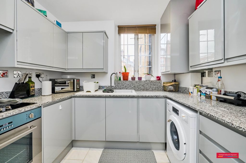 Property photo 2 of 12 Kitchen