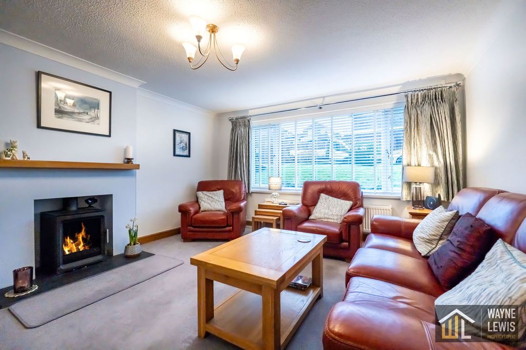 Property photo 3 of 47