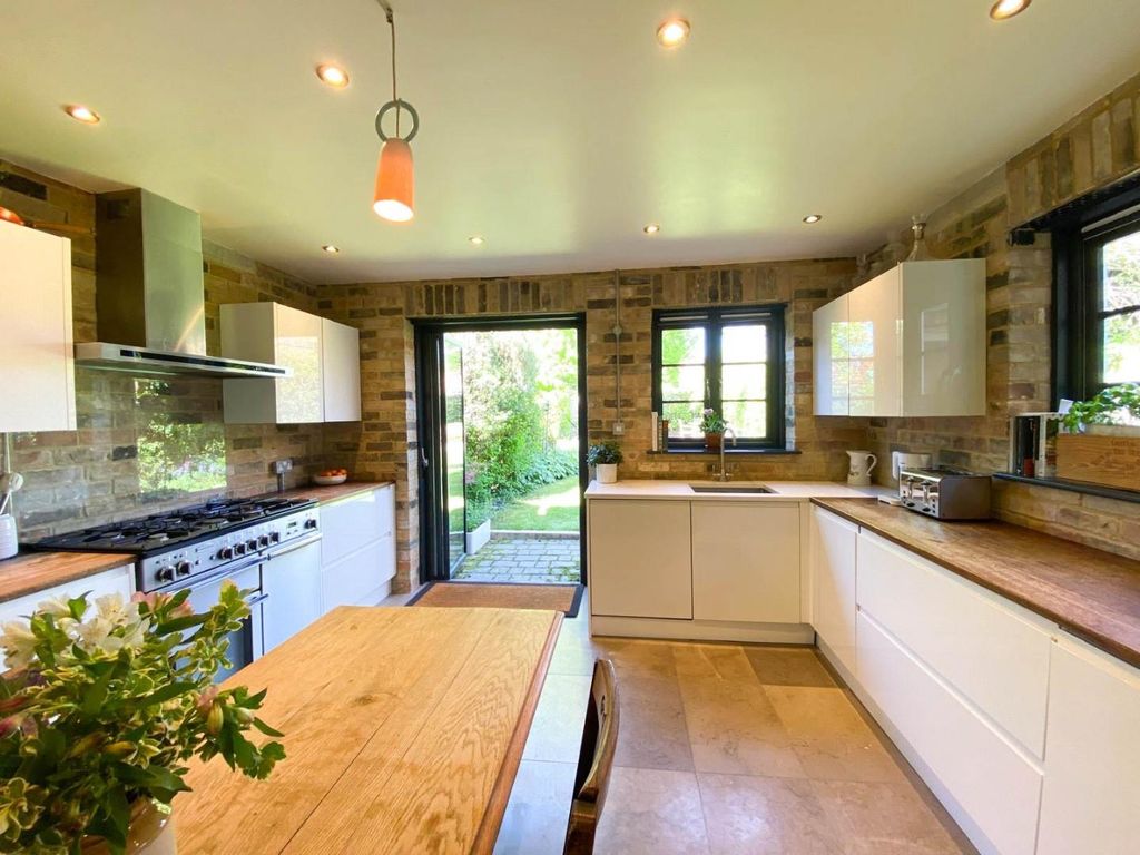Property photo 2 of 20 776E6043-E1Cb-4Ae5-85Fb-A3Db146d497d.Jpg