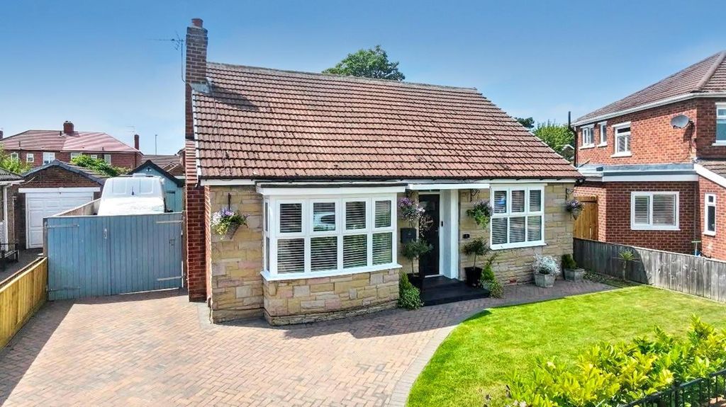 Property photo 1 of 30