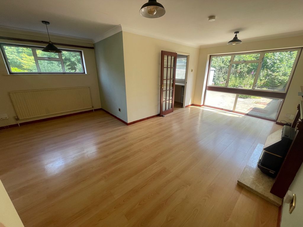Property photo 2 of 18 Image