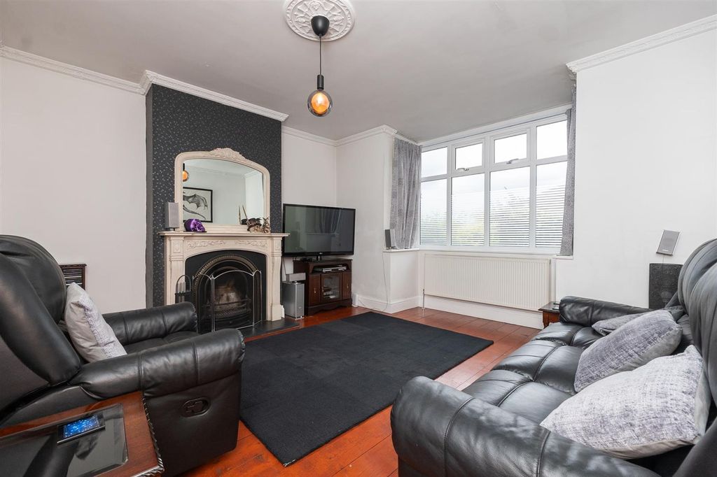 Property photo 3 of 33 629-Muller-Road-Bs5-6Xp-1.Jpg