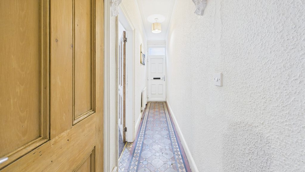 Property photo 2 of 20 1786294