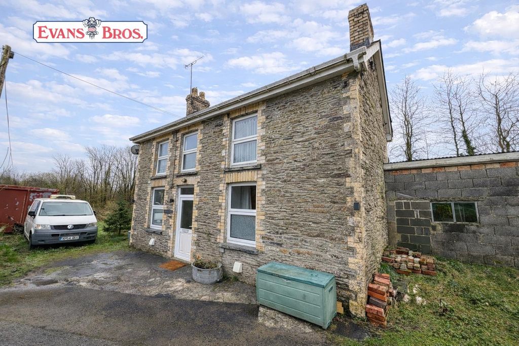 Property photo 1 of 16 18541072A.Jpg