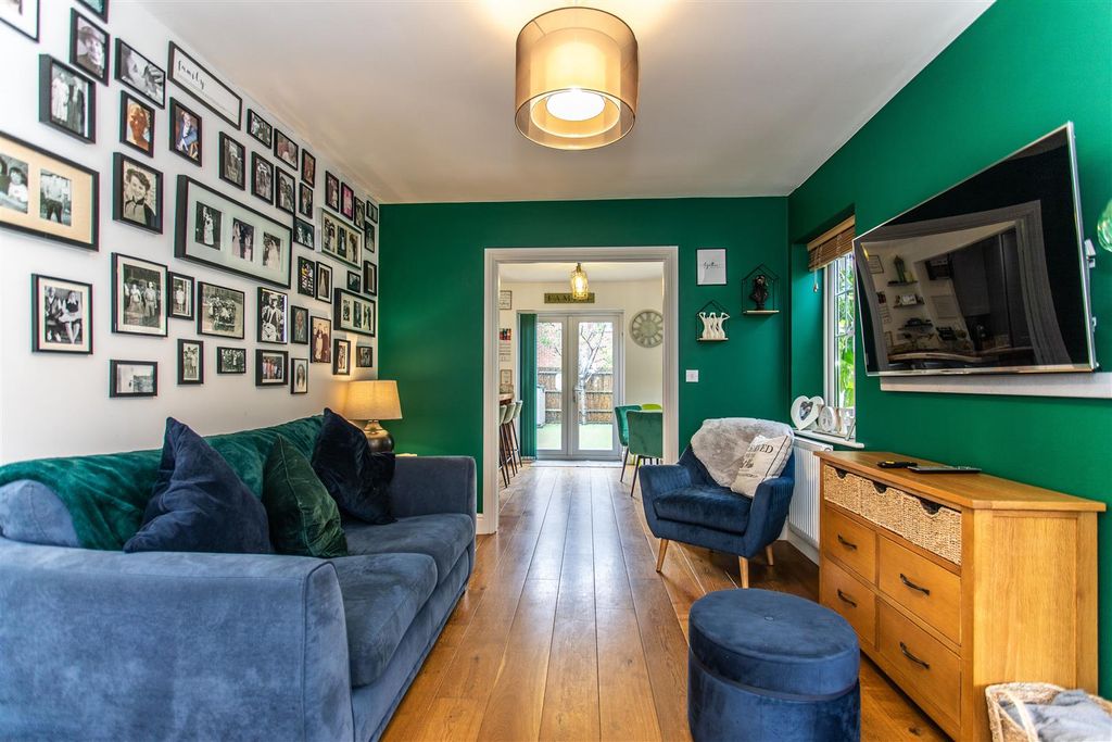 Property photo 2 of 34