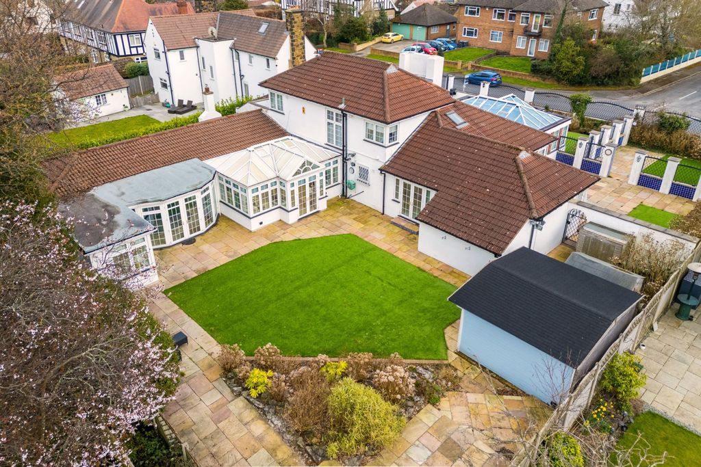 Property photo 2 of 42