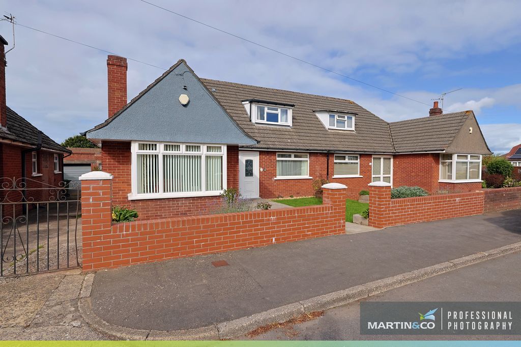 Property photo 2 of 32