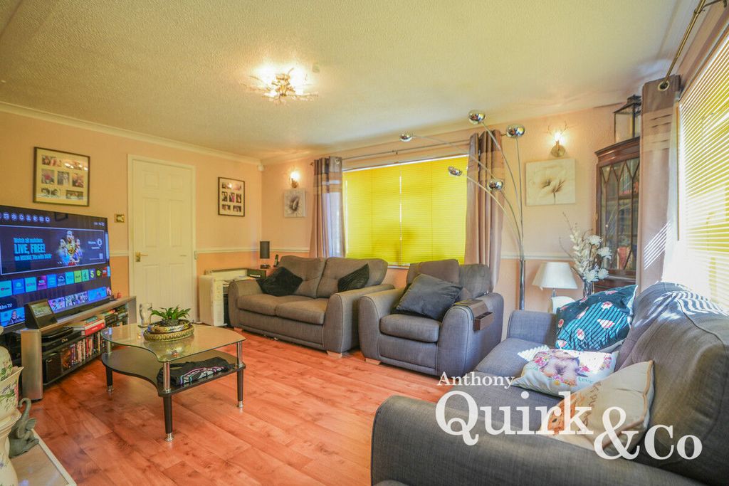 Property photo 3 of 10