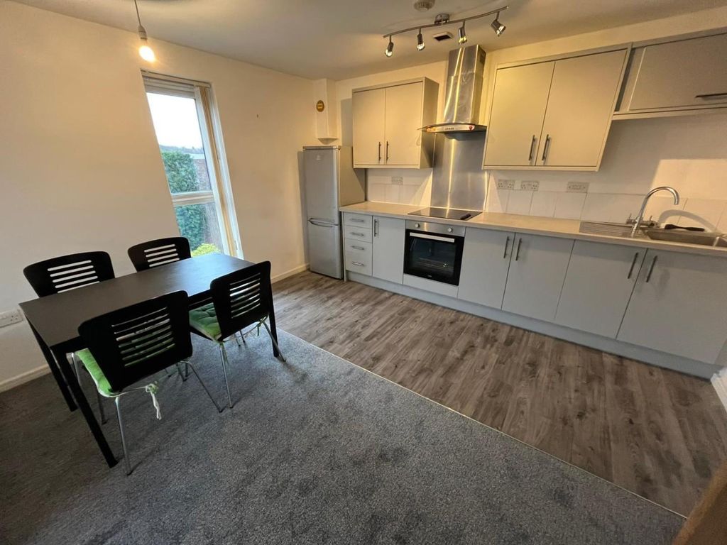 Property photo 3 of 12 Lounge