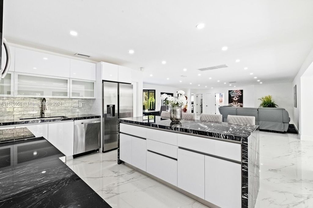 Property photo 3 of 35 <Alttext/>