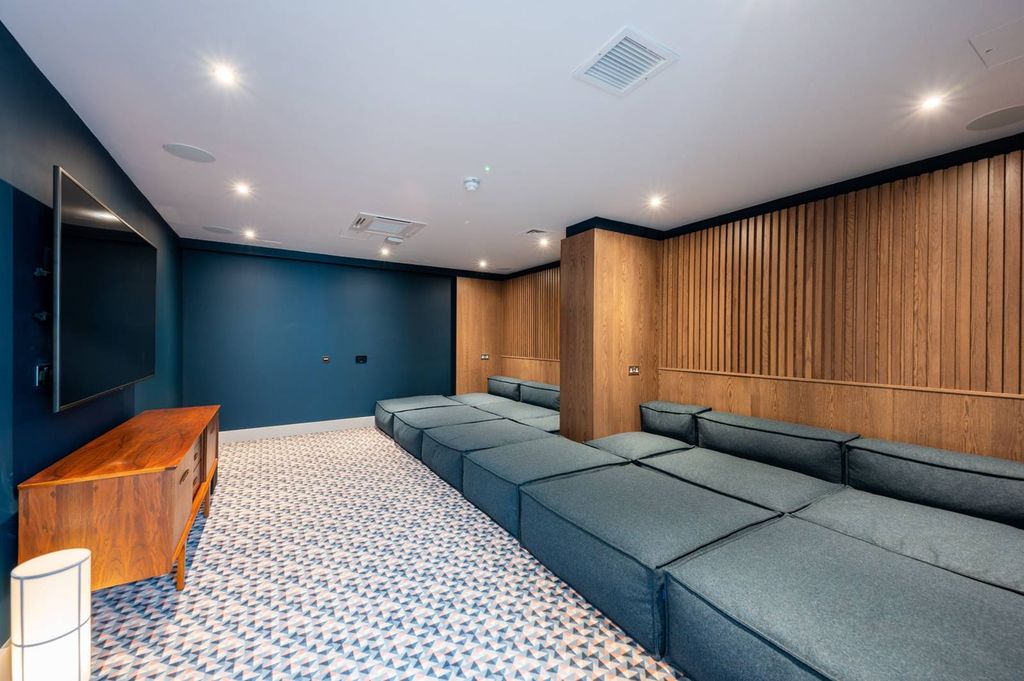 Property photo 3 of 44