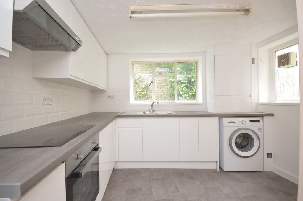 Property photo 1 of 11 Photo 03