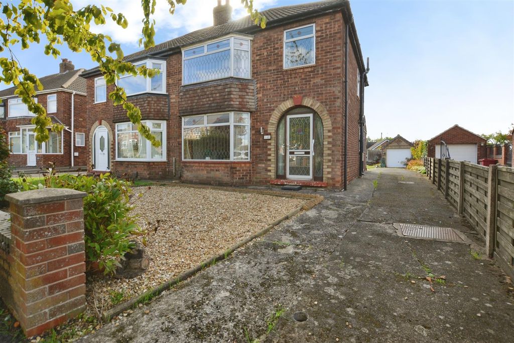 Property photo 1 of 18 Front