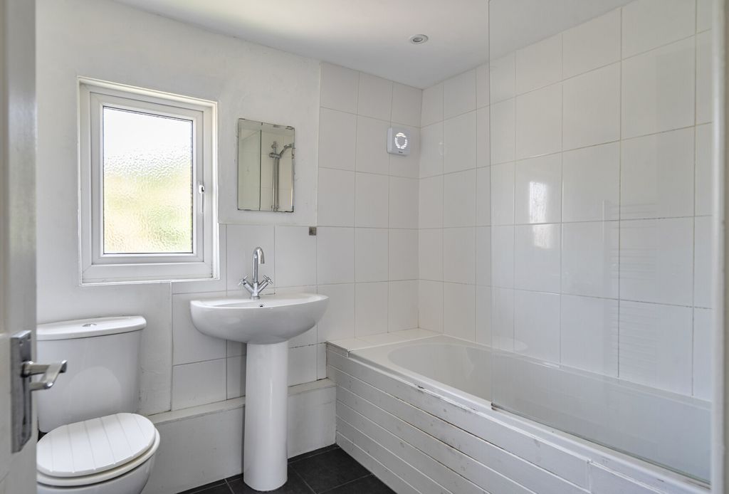 Property photo 2 of 20 1480665-11-6A3d35...