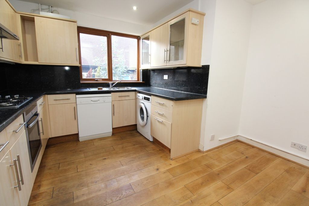 Property photo 3 of 11 Kitchen/Diner