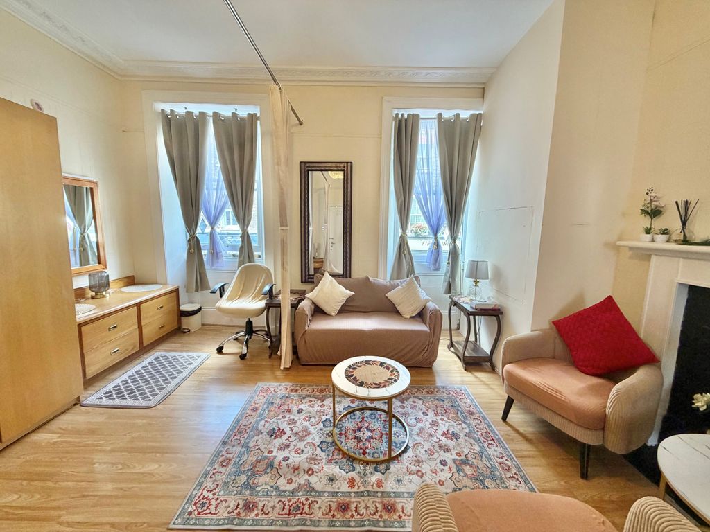 Property photo 2 of 7 Gallery
