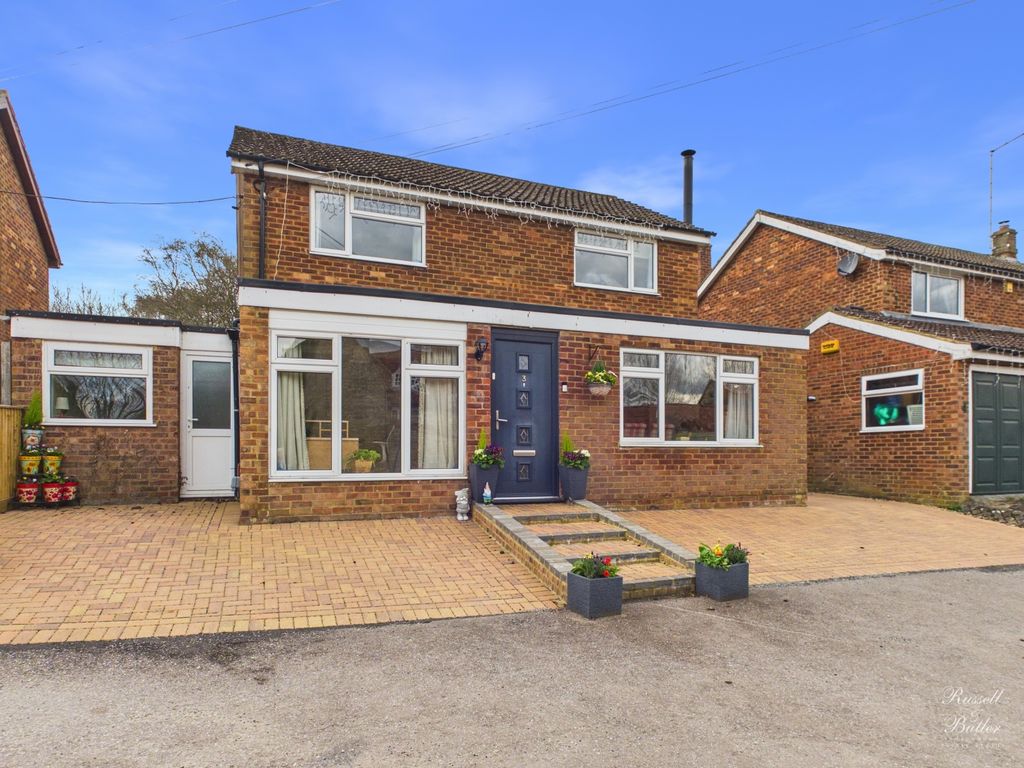 Property photo 1 of 26 Cam01995G0-Pr0429-Still012