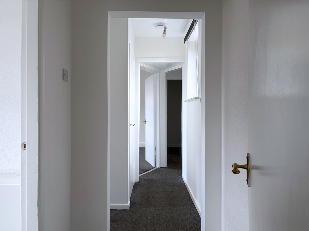 Property photo 2 of 14 Entrance Hall