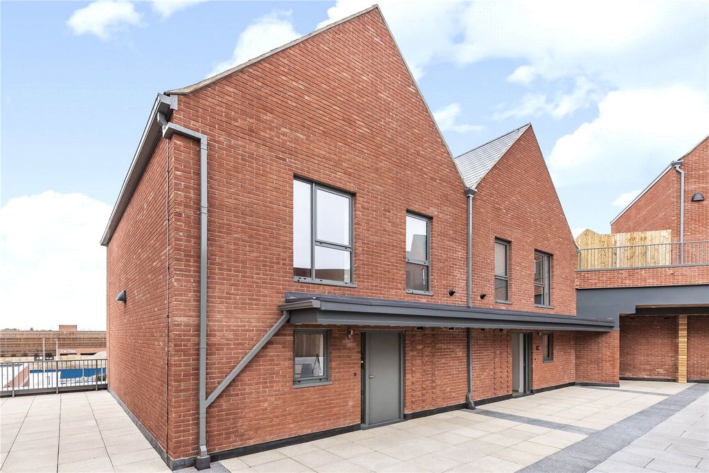 Property photo 2 of 19 Picture No. 17