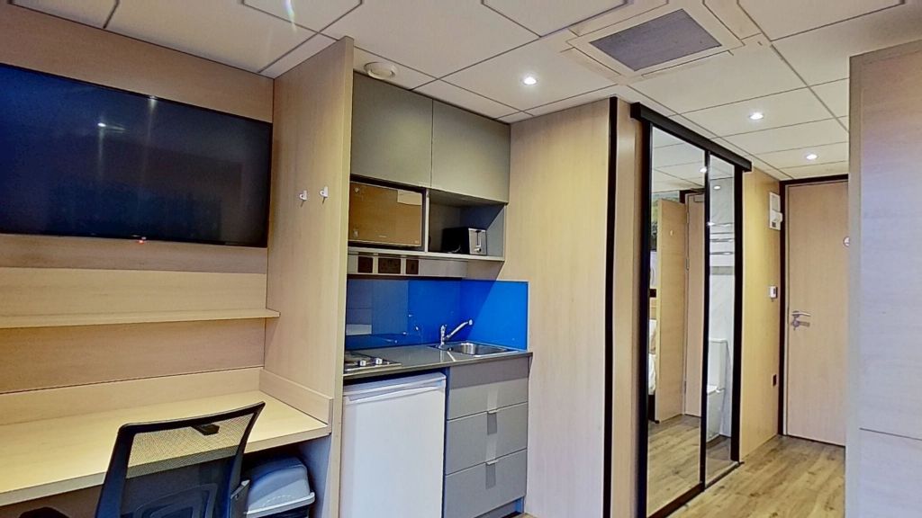 Property photo 2 of 5 Kitchen