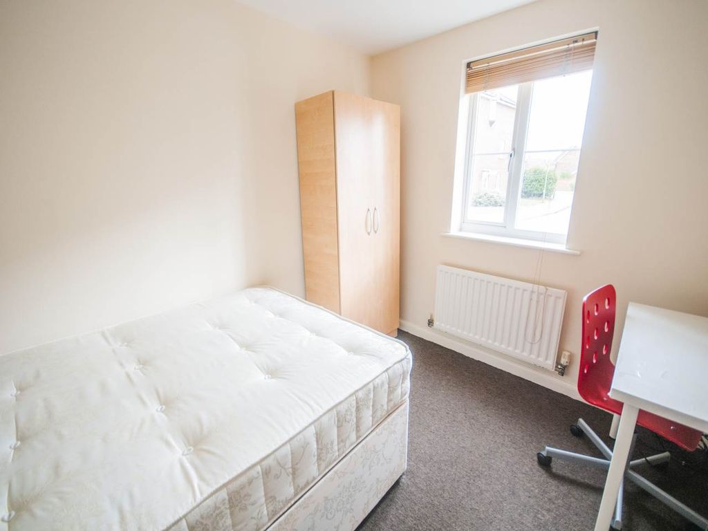 Property photo 3 of 7 Room 1