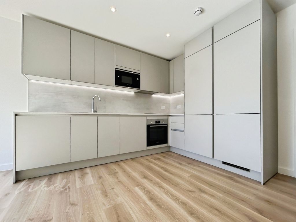 Property photo 3 of 8 Kitchen