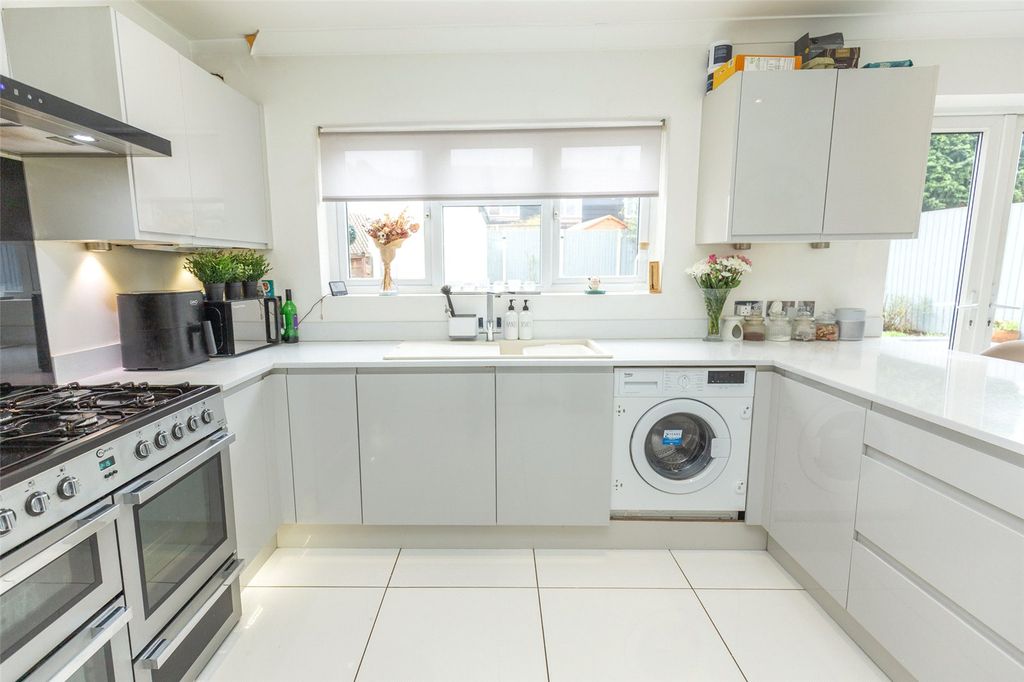 Property photo 3 of 17 Picture No. 06