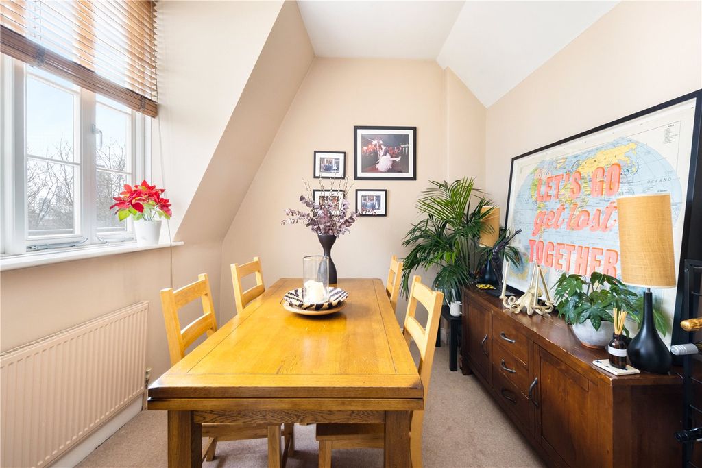 Property photo 3 of 19 Dining Area