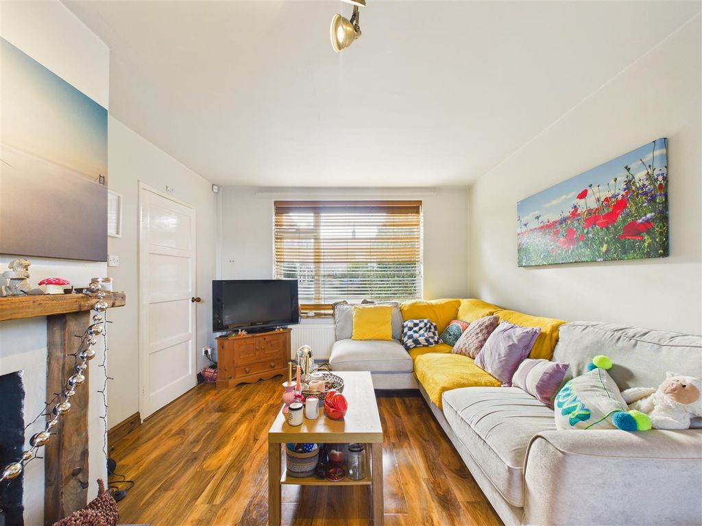 Property photo 2 of 11 Cam05193G0-Pr0094-Still007.Jpg