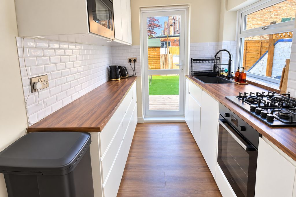 Property photo 2 of 15 Kitchen 1