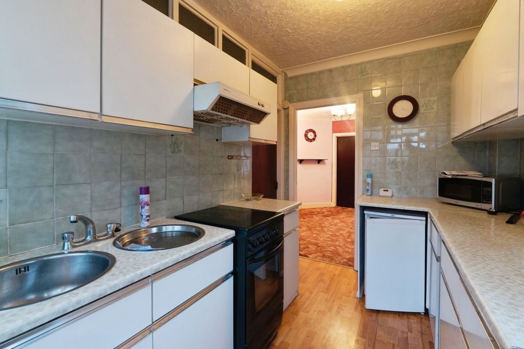 Property photo 3 of 10 Pbox-Img.Jpg