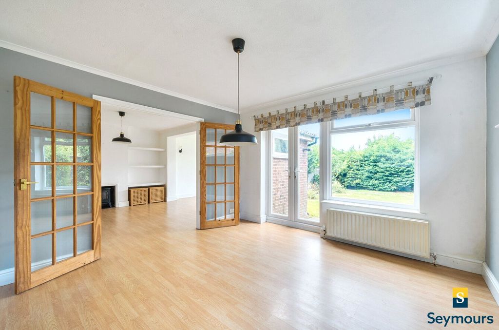 Property photo 3 of 17 Dining Room