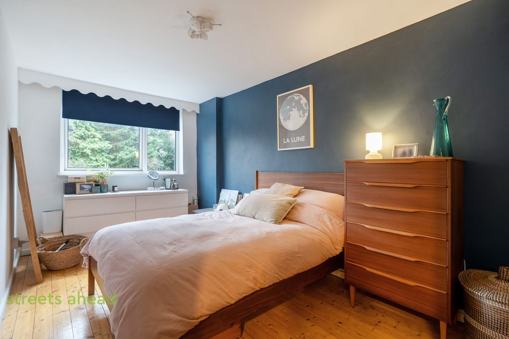 Property photo 3 of 21 9333F778-63Ca-40B...