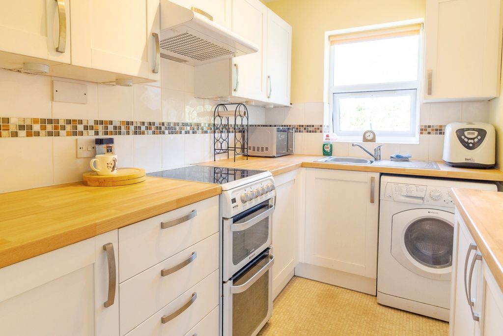Property photo 3 of 16