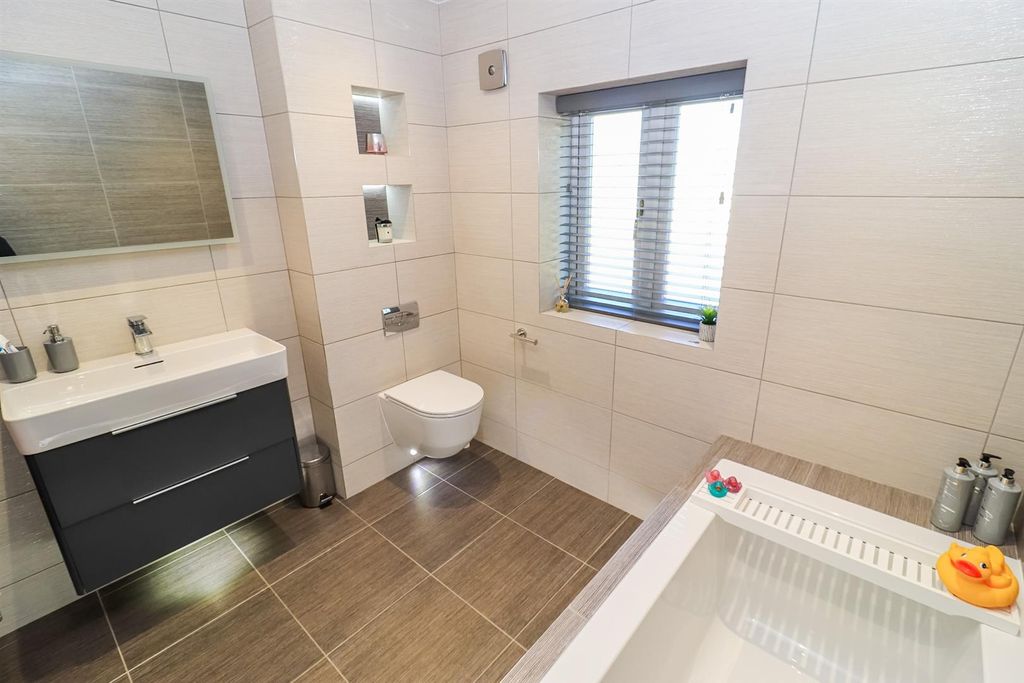 Additional image 7 of 4 bed detached house for saleManor Park, Dewsbury WF12