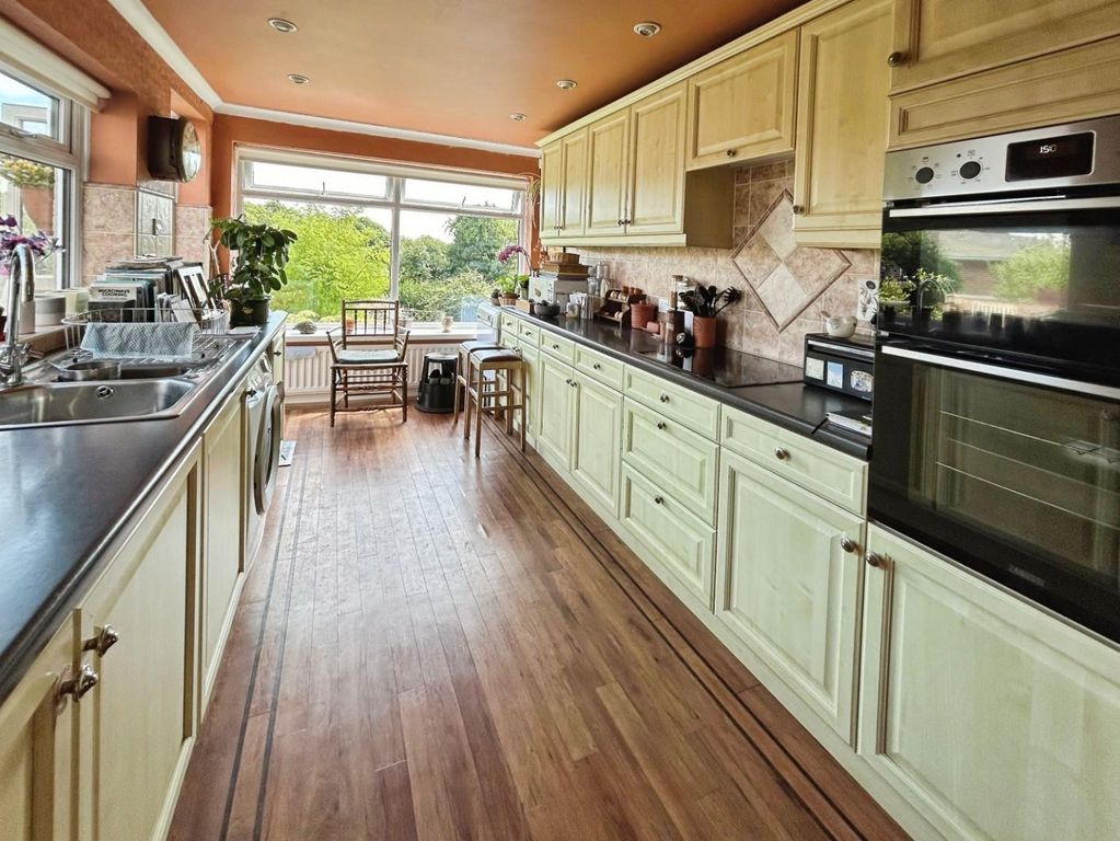 Property photo 3 of 26