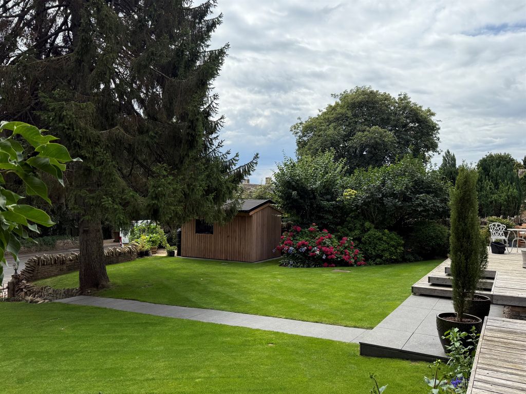 Property photo 3 of 19