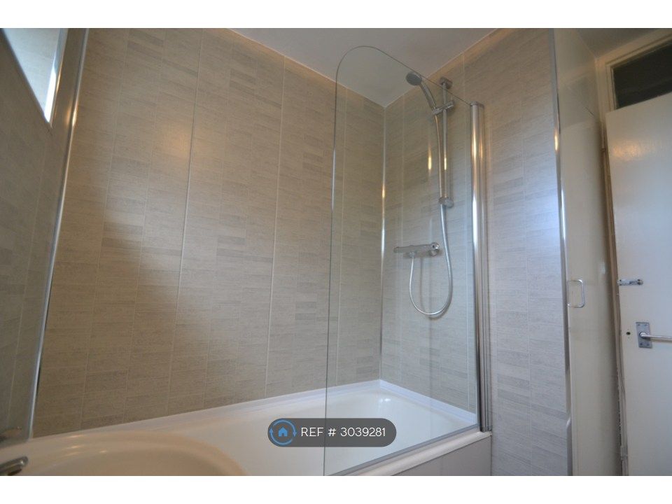 Property photo 2 of 10 Shower Over Bath