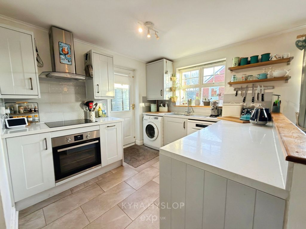 Property photo 3 of 27