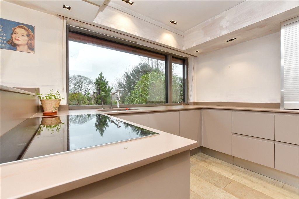 Property photo 1 of 12 Kitchen / Dining Room