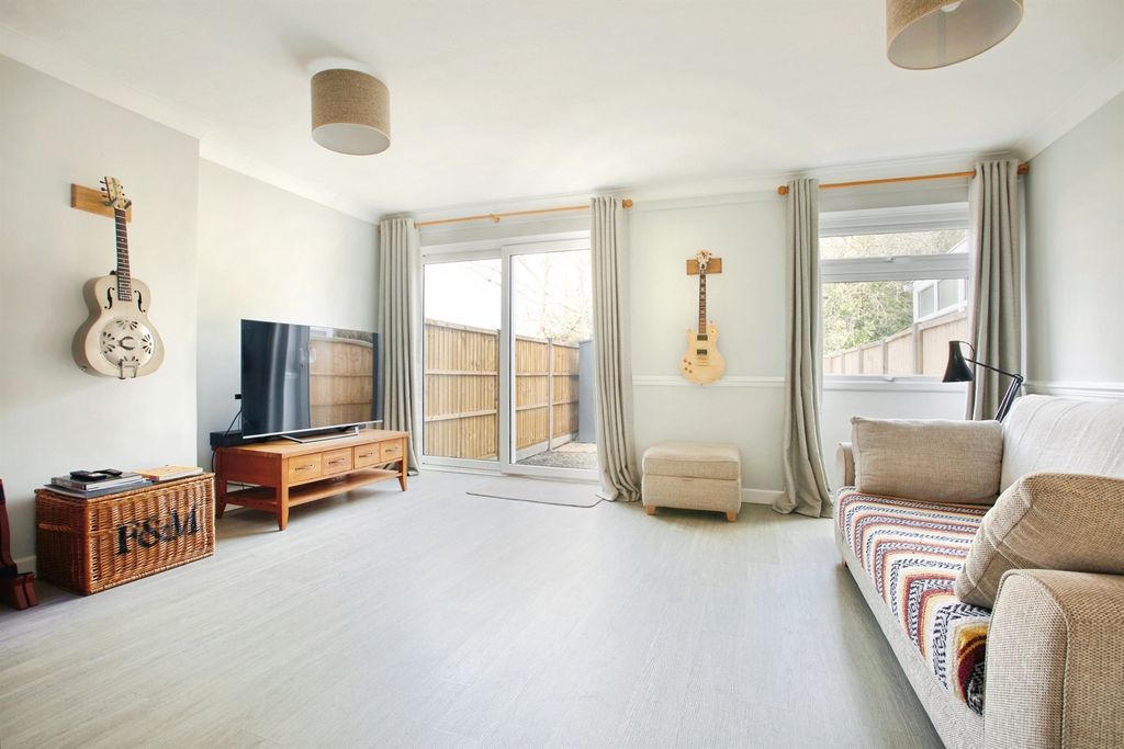 Property photo 3 of 20