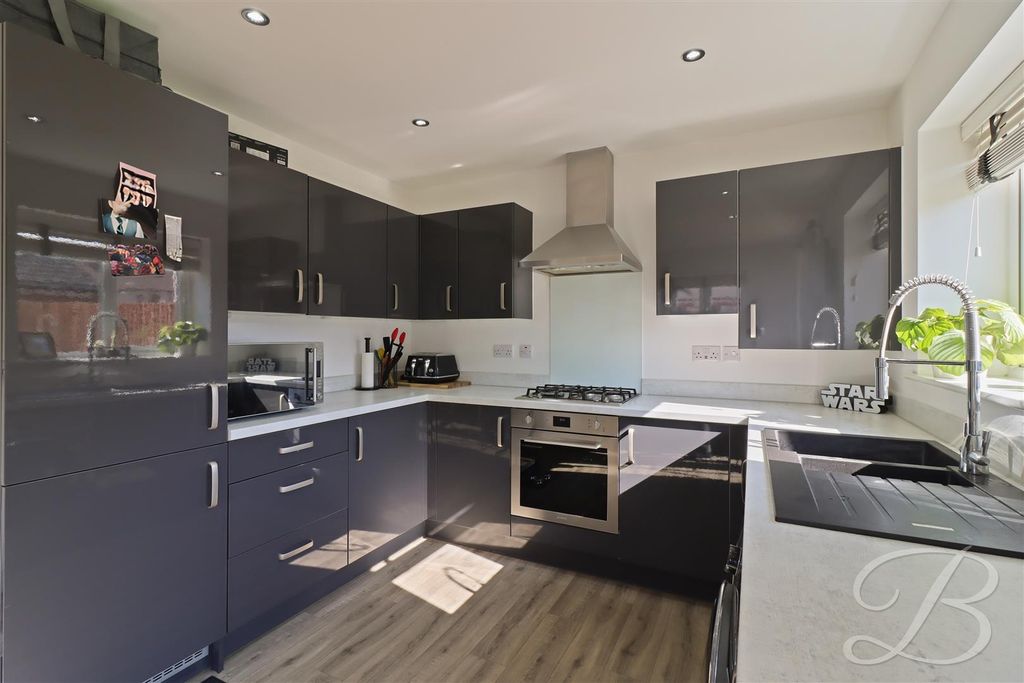 Property photo 2 of 18 Img_2131_1.Jpg