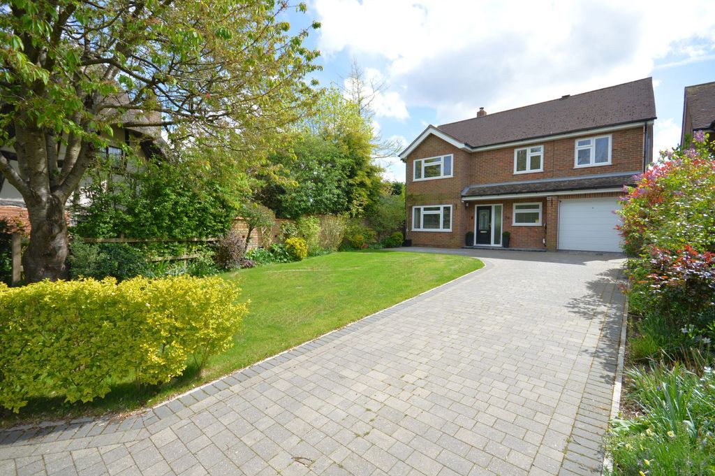 Property photo 1 of 14 Driveway And Front Garden