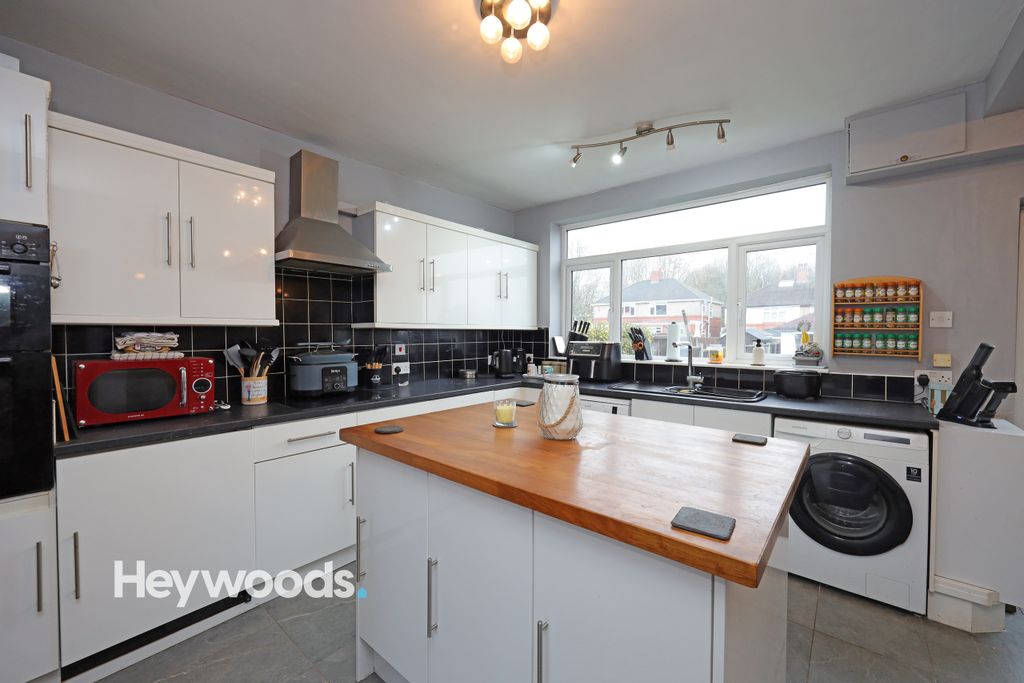 Property photo 2 of 25 0F1A1830