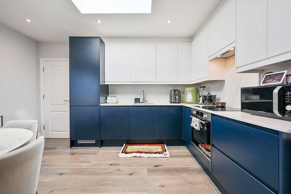 Property photo 3 of 8