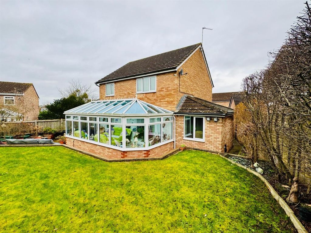 Property photo 2 of 19
