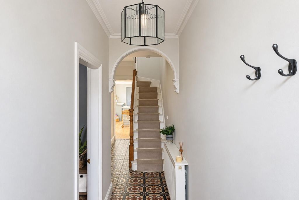 Property photo 2 of 19 Hallway