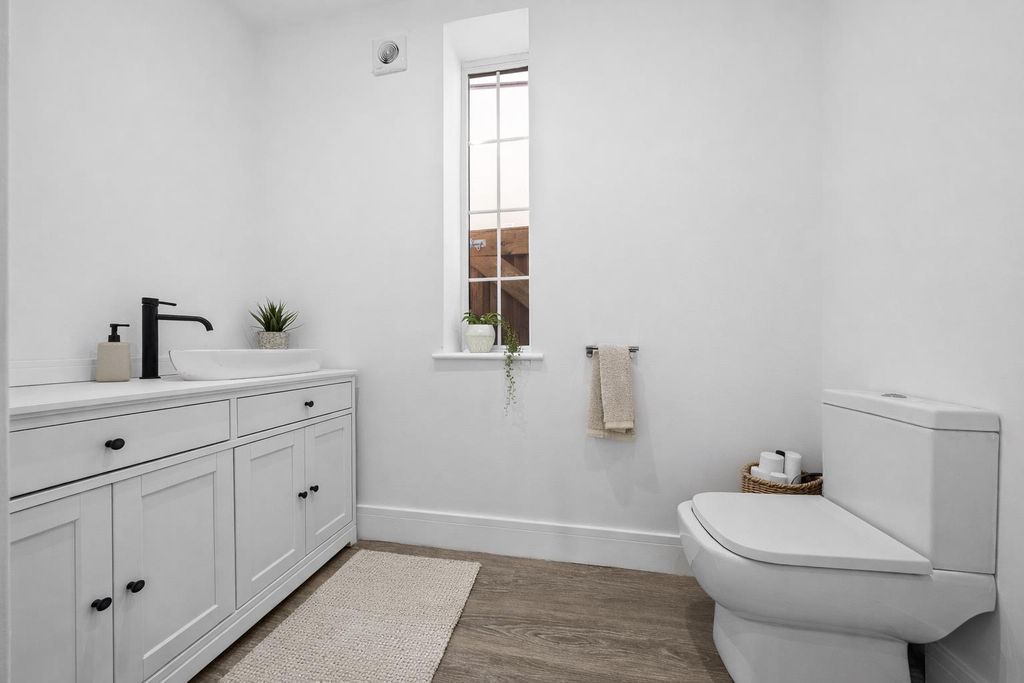 Additional image 11 of 7 bed detached house for saleAddiscombe Road, Croydon CR0